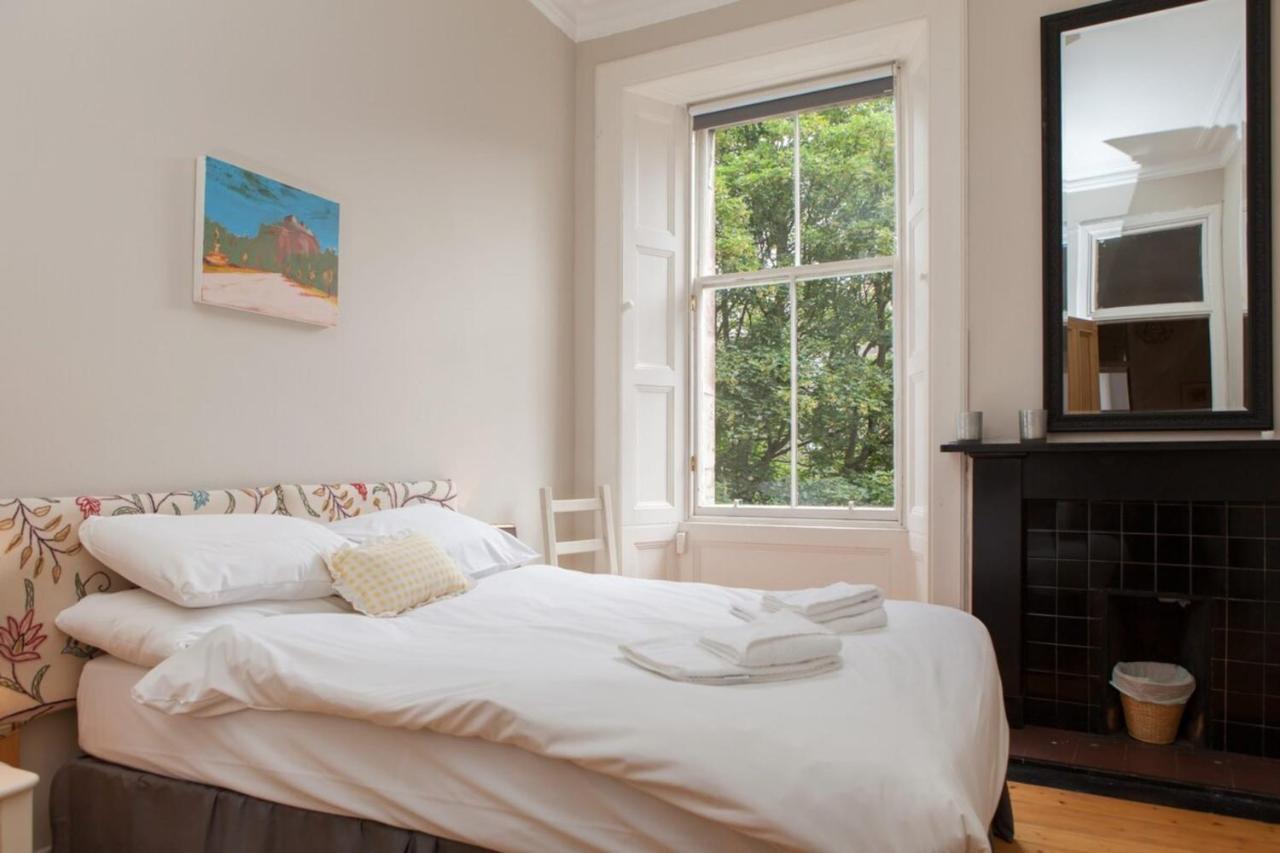 Amazing 4 Bedroom Apartment Just Off The Meadows Единбург Екстериор снимка