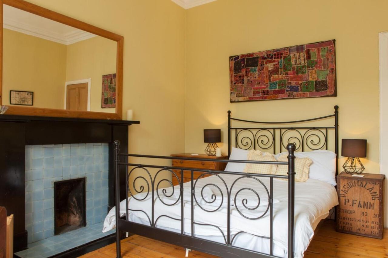 Amazing 4 Bedroom Apartment Just Off The Meadows Единбург Екстериор снимка