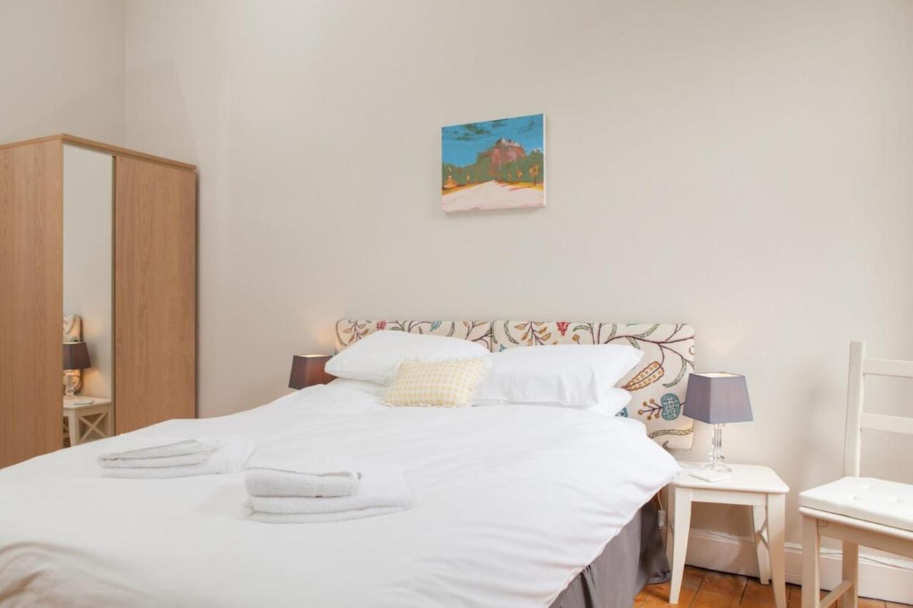 Amazing 4 Bedroom Apartment Just Off The Meadows Единбург Екстериор снимка