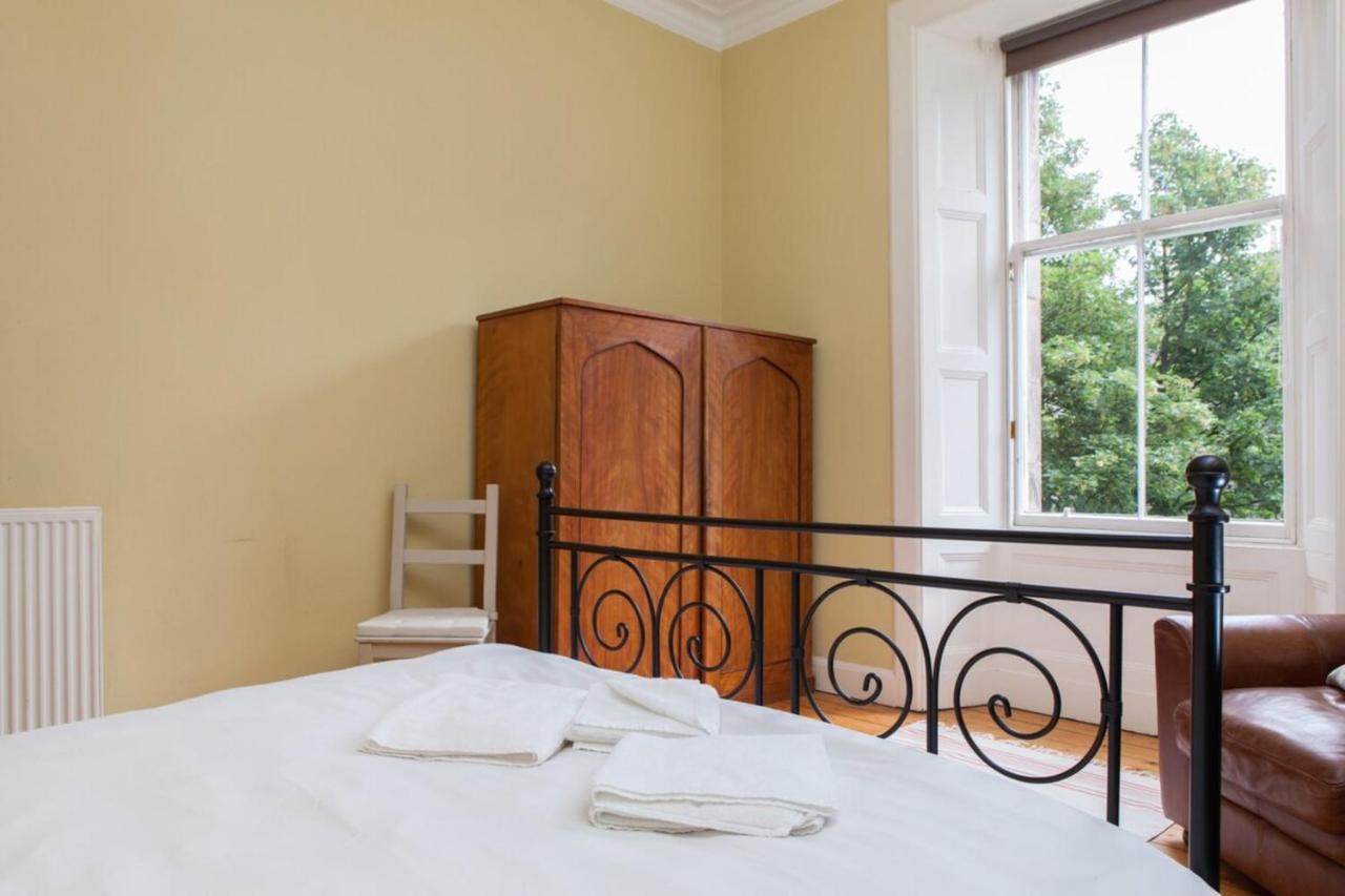 Amazing 4 Bedroom Apartment Just Off The Meadows Единбург Екстериор снимка