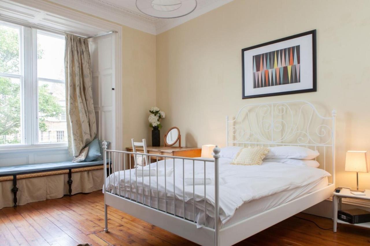 Amazing 4 Bedroom Apartment Just Off The Meadows Единбург Екстериор снимка